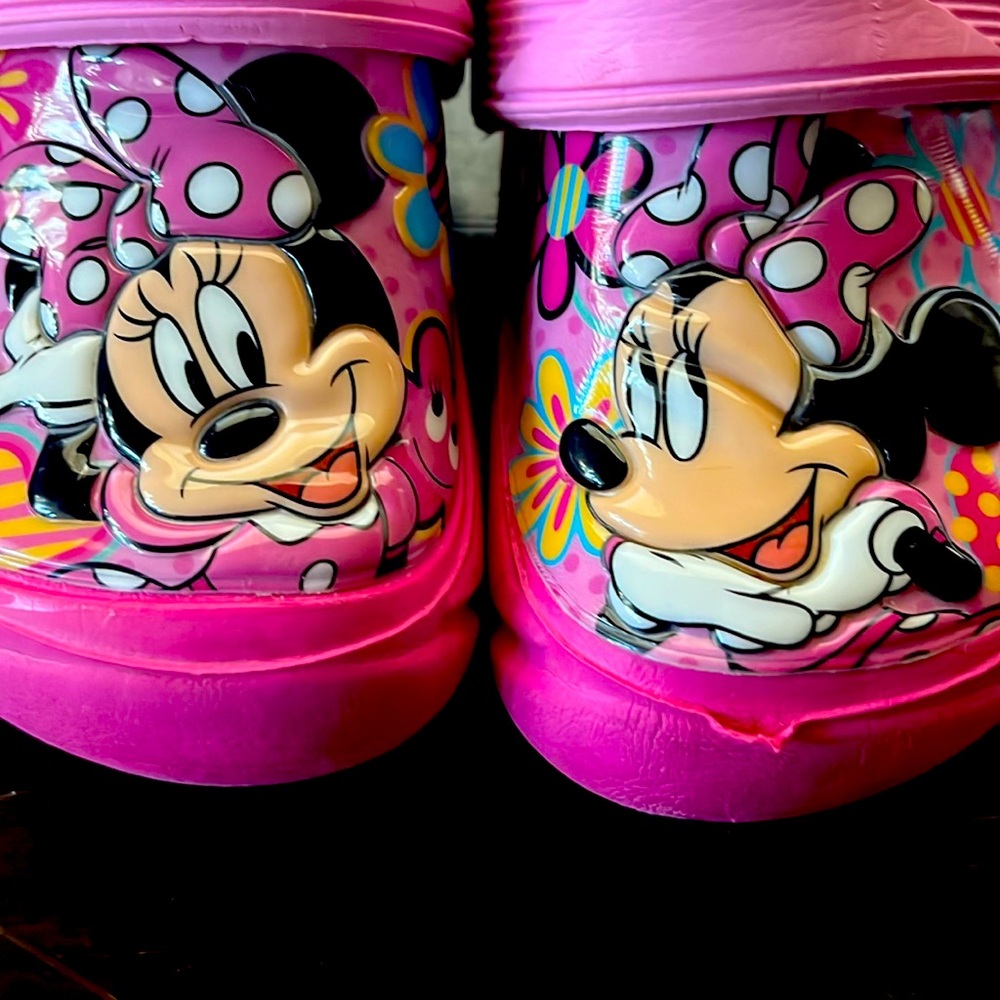 Minie crocs